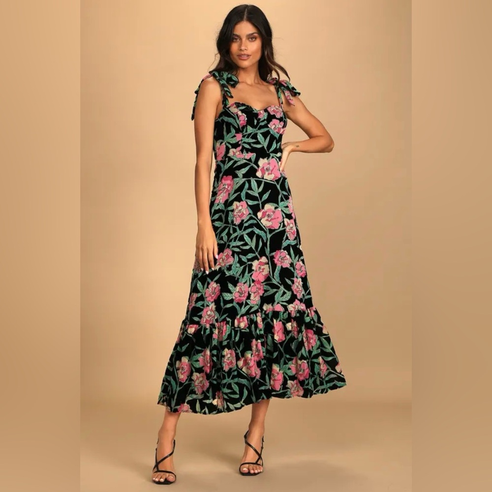 LULU’S BLACK FLORAL BURNOUT VELVET MAXI DRESS